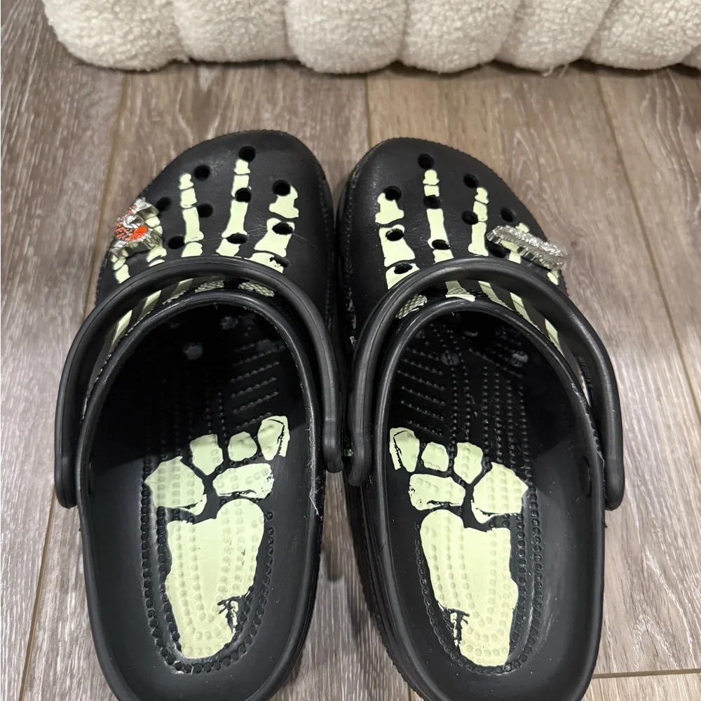 Pleasures Crocs - Picture 2 of 3